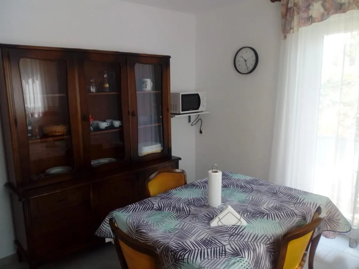 Apartman Petra Apartment Pula 0*,